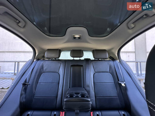 Красный Ягуар I-Pace, объемом двигателя 0 л и пробегом 110 тыс. км за 23999 $, фото 73 на Automoto.ua