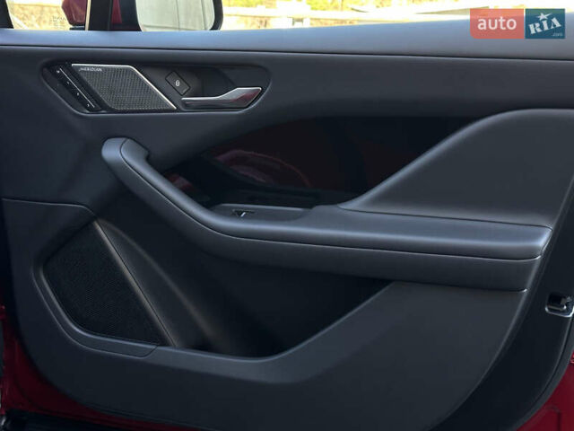 Красный Ягуар I-Pace, объемом двигателя 0 л и пробегом 110 тыс. км за 23999 $, фото 44 на Automoto.ua