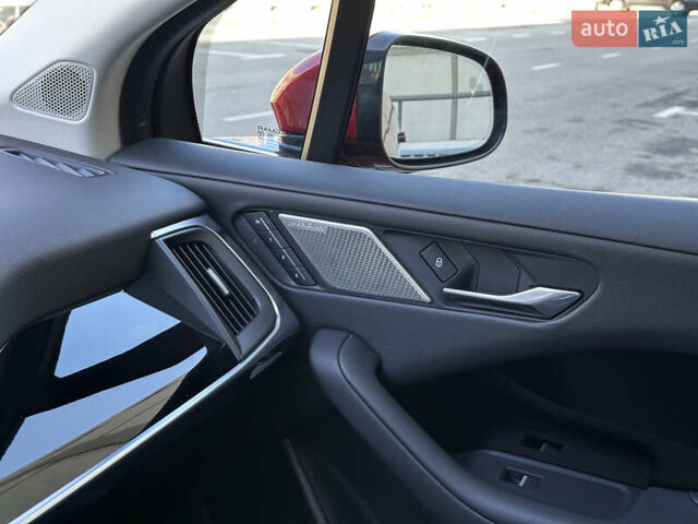 Красный Ягуар I-Pace, объемом двигателя 0 л и пробегом 110 тыс. км за 23999 $, фото 43 на Automoto.ua