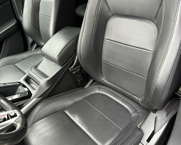 Красный Ягуар I-Pace, объемом двигателя 0 л и пробегом 96 тыс. км за 27000 $, фото 46 на Automoto.ua