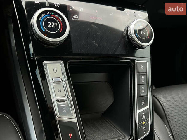 Красный Ягуар I-Pace, объемом двигателя 0 л и пробегом 40 тыс. км за 25999 $, фото 19 на Automoto.ua