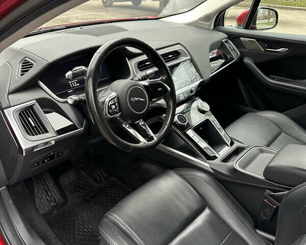 Красный Ягуар I-Pace, объемом двигателя 0 л и пробегом 96 тыс. км за 27000 $, фото 45 на Automoto.ua