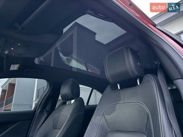 Красный Ягуар I-Pace, объемом двигателя 0 л и пробегом 142 тыс. км за 23500 $, фото 6 на Automoto.ua