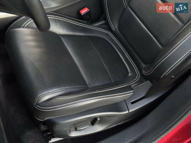 Красный Ягуар I-Pace, объемом двигателя 0 л и пробегом 163 тыс. км за 21999 $, фото 52 на Automoto.ua