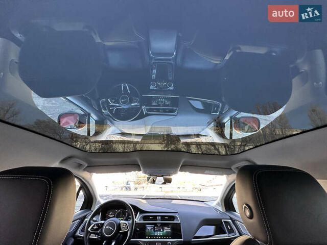 Красный Ягуар I-Pace, объемом двигателя 0 л и пробегом 110 тыс. км за 23999 $, фото 60 на Automoto.ua