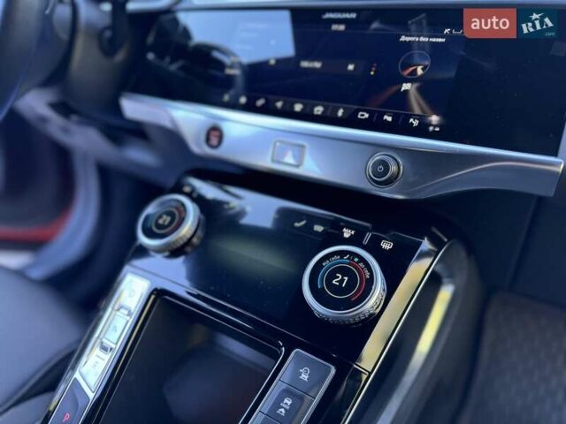 Красный Ягуар I-Pace, объемом двигателя 0 л и пробегом 89 тыс. км за 24300 $, фото 45 на Automoto.ua