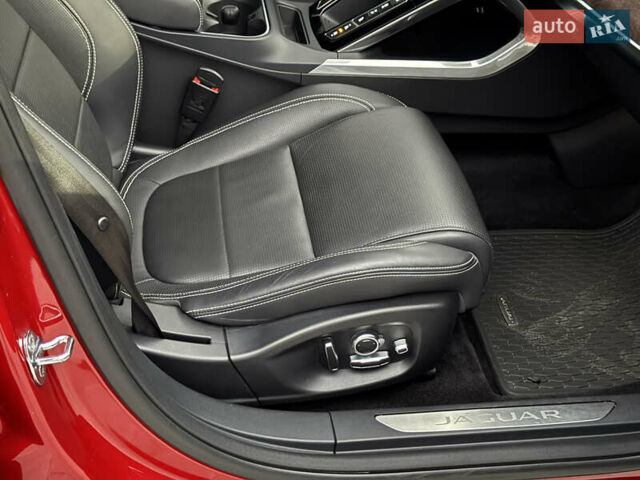 Красный Ягуар I-Pace, объемом двигателя 0 л и пробегом 142 тыс. км за 23500 $, фото 81 на Automoto.ua