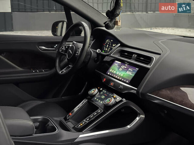Красный Ягуар I-Pace, объемом двигателя 0 л и пробегом 142 тыс. км за 23500 $, фото 93 на Automoto.ua