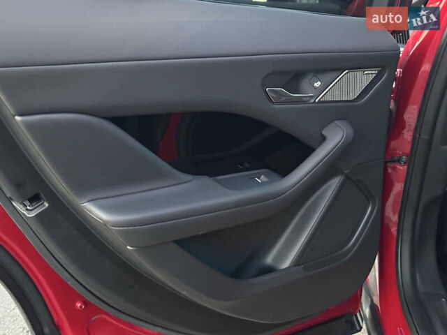 Красный Ягуар I-Pace, объемом двигателя 0 л и пробегом 163 тыс. км за 21999 $, фото 54 на Automoto.ua