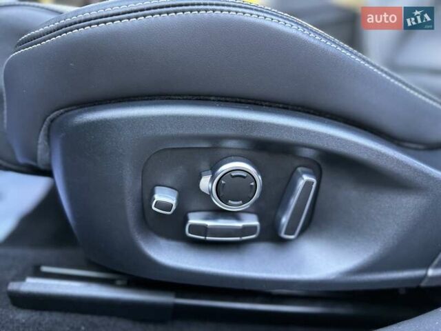 Красный Ягуар I-Pace, объемом двигателя 0 л и пробегом 89 тыс. км за 24300 $, фото 68 на Automoto.ua
