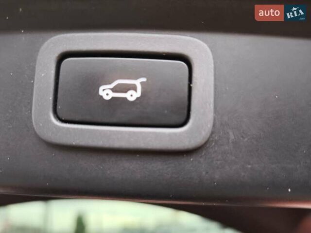 Красный Ягуар I-Pace, объемом двигателя 0 л и пробегом 155 тыс. км за 25999 $, фото 42 на Automoto.ua