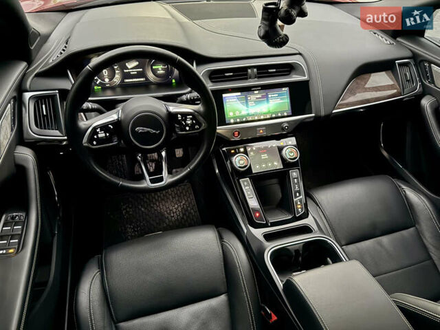 Красный Ягуар I-Pace, объемом двигателя 0 л и пробегом 142 тыс. км за 23500 $, фото 86 на Automoto.ua