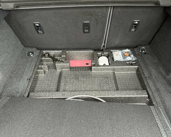 Красный Ягуар I-Pace, объемом двигателя 0 л и пробегом 96 тыс. км за 27000 $, фото 58 на Automoto.ua