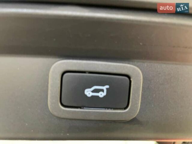 Красный Ягуар I-Pace, объемом двигателя 0 л и пробегом 140 тыс. км за 23899 $, фото 12 на Automoto.ua