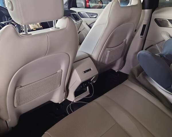Красный Ягуар I-Pace, объемом двигателя 0 л и пробегом 66 тыс. км за 32300 $, фото 12 на Automoto.ua