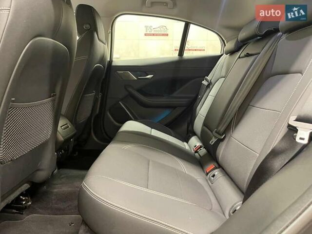 Красный Ягуар I-Pace, объемом двигателя 0 л и пробегом 140 тыс. км за 23899 $, фото 8 на Automoto.ua