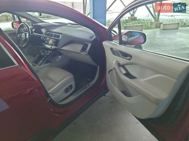 Красный Ягуар I-Pace, объемом двигателя 0 л и пробегом 66 тыс. км за 32300 $, фото 8 на Automoto.ua