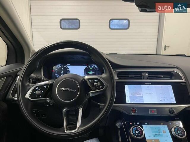 Красный Ягуар I-Pace, объемом двигателя 0 л и пробегом 140 тыс. км за 23899 $, фото 13 на Automoto.ua