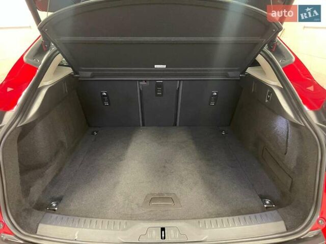 Красный Ягуар I-Pace, объемом двигателя 0 л и пробегом 140 тыс. км за 23899 $, фото 11 на Automoto.ua