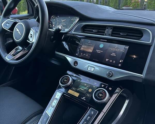 Красный Ягуар I-Pace, объемом двигателя 0 л и пробегом 55 тыс. км за 24999 $, фото 80 на Automoto.ua