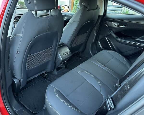 Красный Ягуар I-Pace, объемом двигателя 0 л и пробегом 55 тыс. км за 24999 $, фото 113 на Automoto.ua