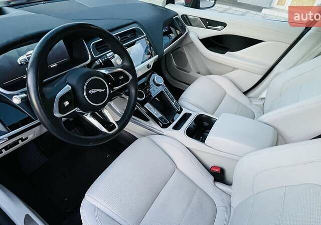 Красный Ягуар I-Pace, объемом двигателя 0 л и пробегом 49 тыс. км за 33500 $, фото 36 на Automoto.ua