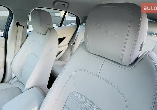 Красный Ягуар I-Pace, объемом двигателя 0 л и пробегом 42 тыс. км за 32900 $, фото 39 на Automoto.ua