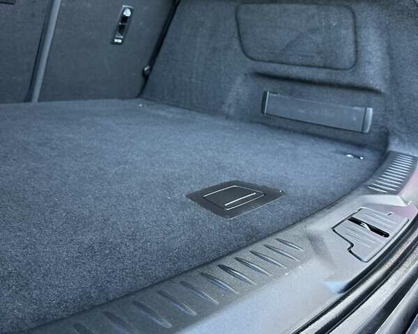 Красный Ягуар I-Pace, объемом двигателя 0 л и пробегом 55 тыс. км за 24999 $, фото 132 на Automoto.ua