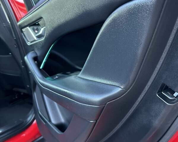 Красный Ягуар I-Pace, объемом двигателя 0 л и пробегом 53 тыс. км за 24999 $, фото 108 на Automoto.ua