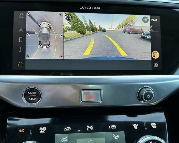 Красный Ягуар I-Pace, объемом двигателя 0 л и пробегом 55 тыс. км за 24999 $, фото 124 на Automoto.ua
