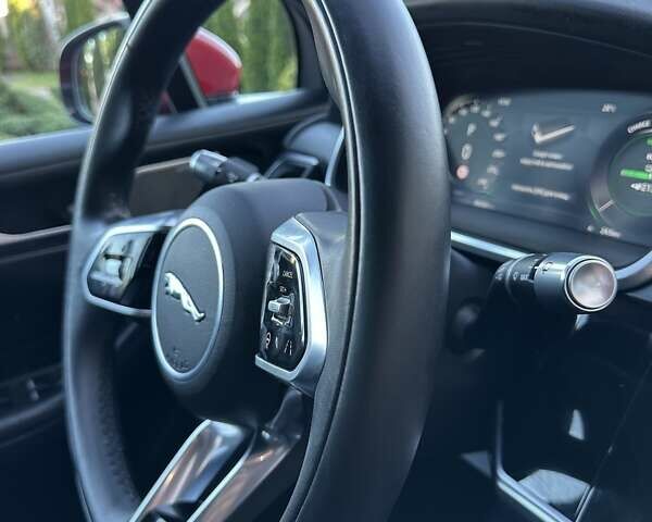 Красный Ягуар I-Pace, объемом двигателя 0 л и пробегом 55 тыс. км за 24999 $, фото 86 на Automoto.ua