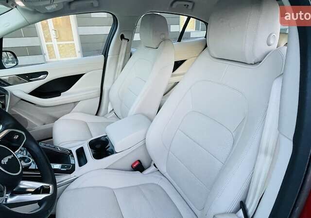 Красный Ягуар I-Pace, объемом двигателя 0 л и пробегом 49 тыс. км за 33500 $, фото 35 на Automoto.ua