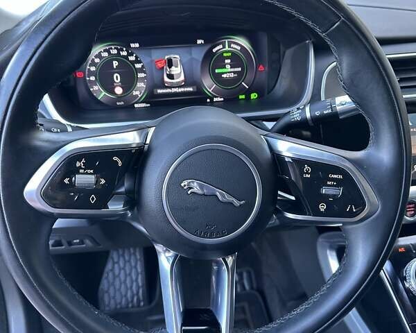 Красный Ягуар I-Pace, объемом двигателя 0 л и пробегом 55 тыс. км за 24999 $, фото 84 на Automoto.ua