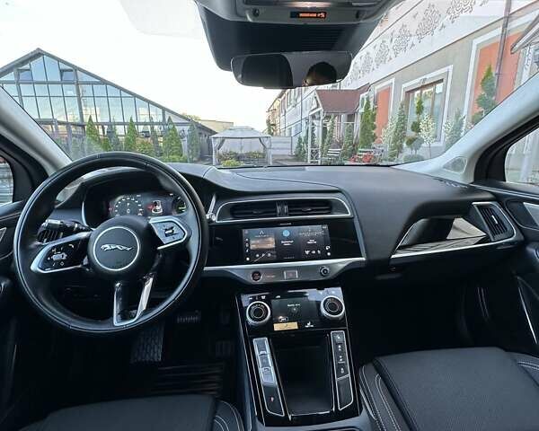 Красный Ягуар I-Pace, объемом двигателя 0 л и пробегом 55 тыс. км за 24999 $, фото 106 на Automoto.ua