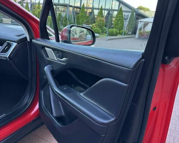 Красный Ягуар I-Pace, объемом двигателя 0 л и пробегом 53 тыс. км за 24999 $, фото 109 на Automoto.ua