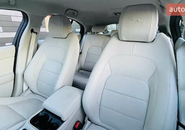 Красный Ягуар I-Pace, объемом двигателя 0 л и пробегом 49 тыс. км за 33500 $, фото 45 на Automoto.ua
