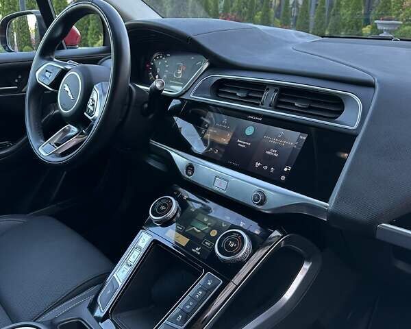 Красный Ягуар I-Pace, объемом двигателя 0 л и пробегом 55 тыс. км за 24999 $, фото 81 на Automoto.ua