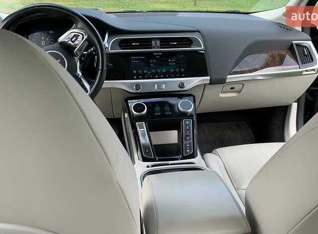 Ягуар I-Pace, объемом двигателя 0 л и пробегом 318 тыс. км за 35500 $, фото 4 на Automoto.ua