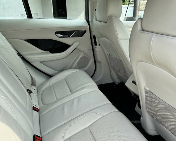 Серый Ягуар I-Pace, объемом двигателя 0 л и пробегом 169 тыс. км за 24999 $, фото 14 на Automoto.ua