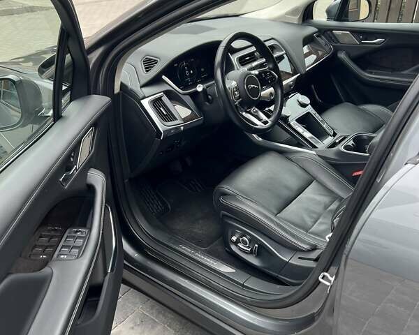 Серый Ягуар I-Pace, объемом двигателя 0 л и пробегом 103 тыс. км за 26300 $, фото 3 на Automoto.ua