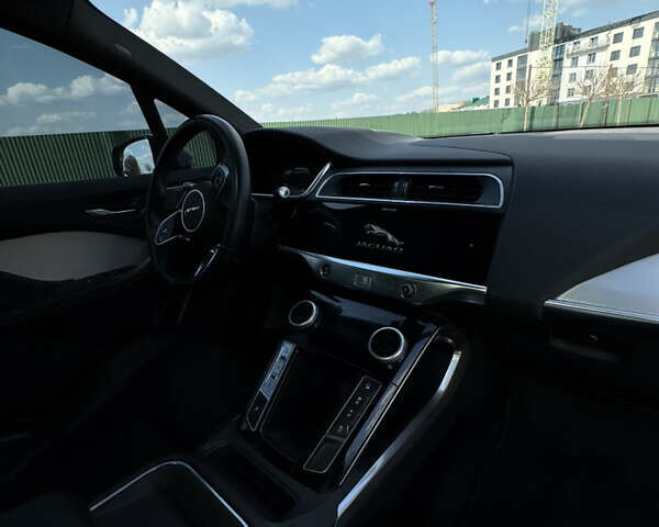 Серый Ягуар I-Pace, объемом двигателя 0 л и пробегом 212 тыс. км за 20500 $, фото 11 на Automoto.ua
