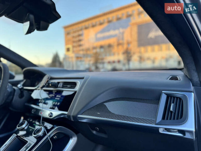 Серый Ягуар I-Pace, объемом двигателя 0 л и пробегом 111 тыс. км за 28200 $, фото 27 на Automoto.ua