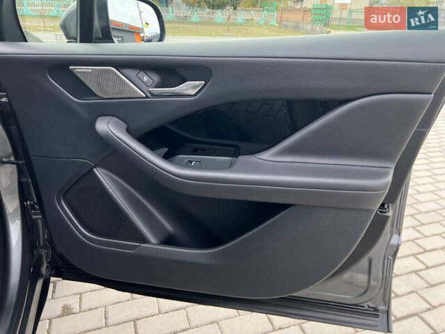 Серый Ягуар I-Pace, объемом двигателя 0 л и пробегом 85 тыс. км за 22852 $, фото 23 на Automoto.ua