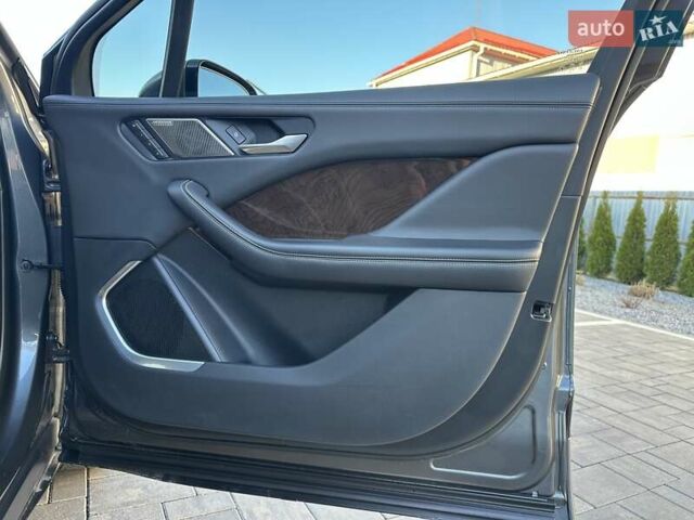 Серый Ягуар I-Pace, объемом двигателя 0 л и пробегом 94 тыс. км за 25900 $, фото 75 на Automoto.ua