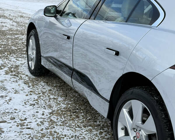 Серый Ягуар I-Pace, объемом двигателя 0 л и пробегом 169 тыс. км за 23499 $, фото 94 на Automoto.ua