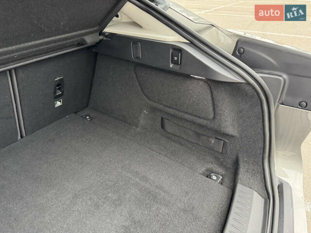 Серый Ягуар I-Pace, объемом двигателя 0 л и пробегом 118 тыс. км за 23000 $, фото 18 на Automoto.ua