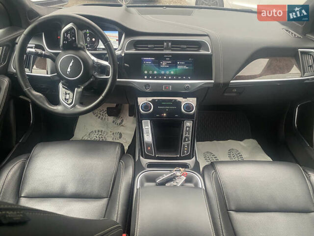 Серый Ягуар I-Pace, объемом двигателя 0 л и пробегом 118 тыс. км за 24400 $, фото 8 на Automoto.ua