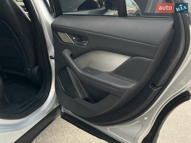 Серый Ягуар I-Pace, объемом двигателя 0 л и пробегом 209 тыс. км за 20900 $, фото 57 на Automoto.ua