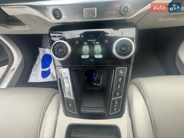 Серый Ягуар I-Pace, объемом двигателя 0 л и пробегом 129 тыс. км за 26500 $, фото 94 на Automoto.ua
