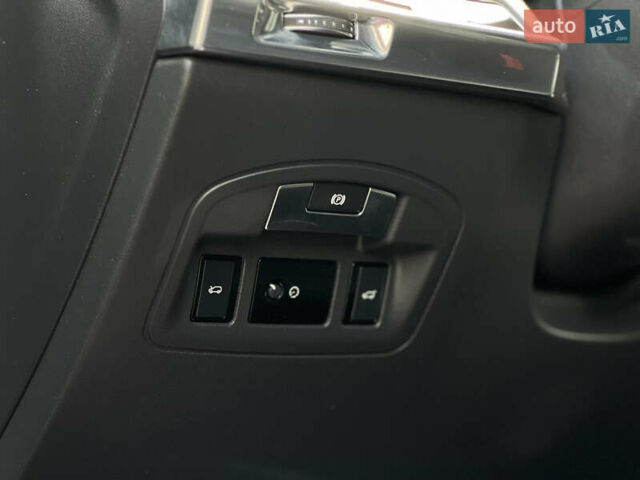 Серый Ягуар I-Pace, объемом двигателя 0 л и пробегом 150 тыс. км за 22300 $, фото 21 на Automoto.ua